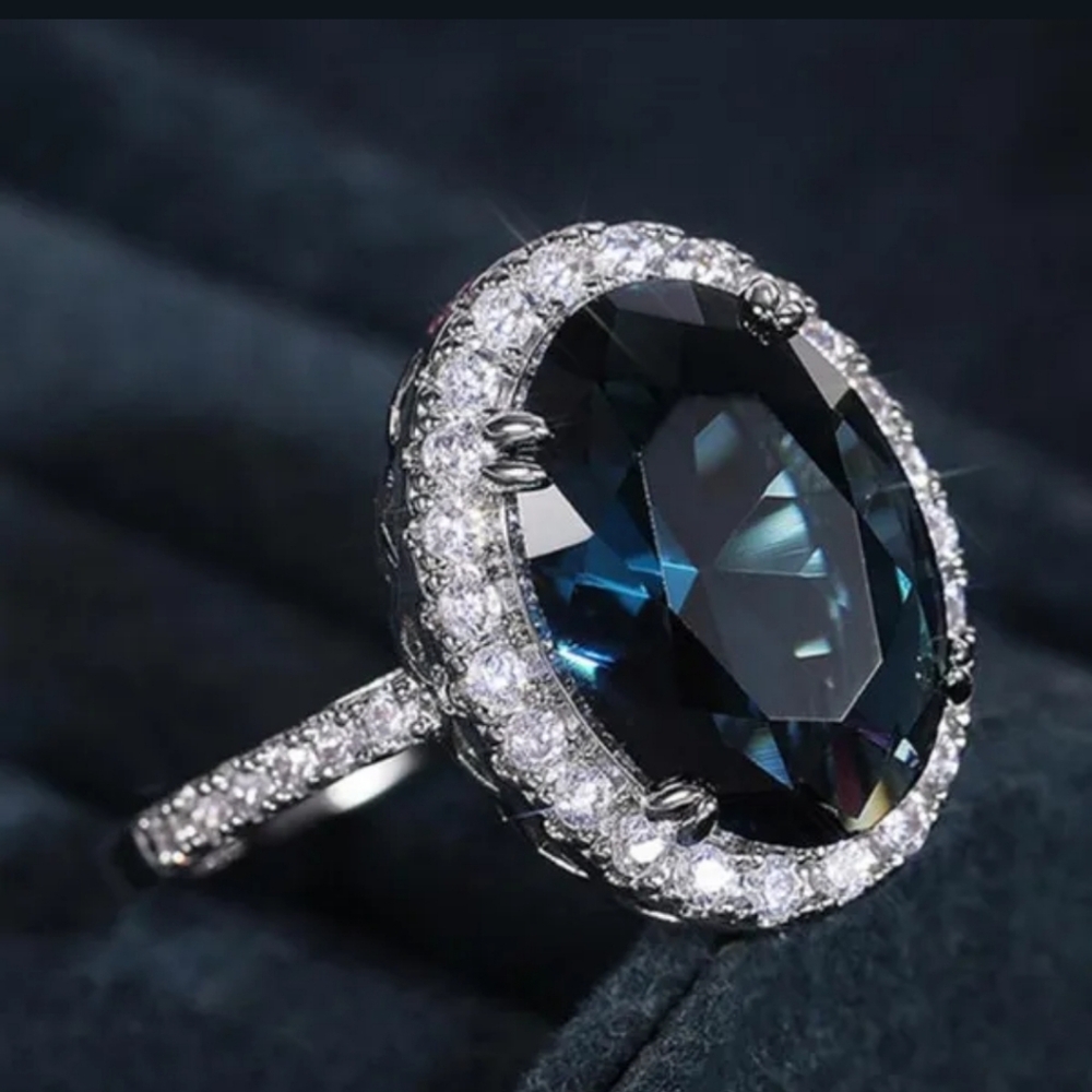 Elegant Silver and Blue Gemstone Ring